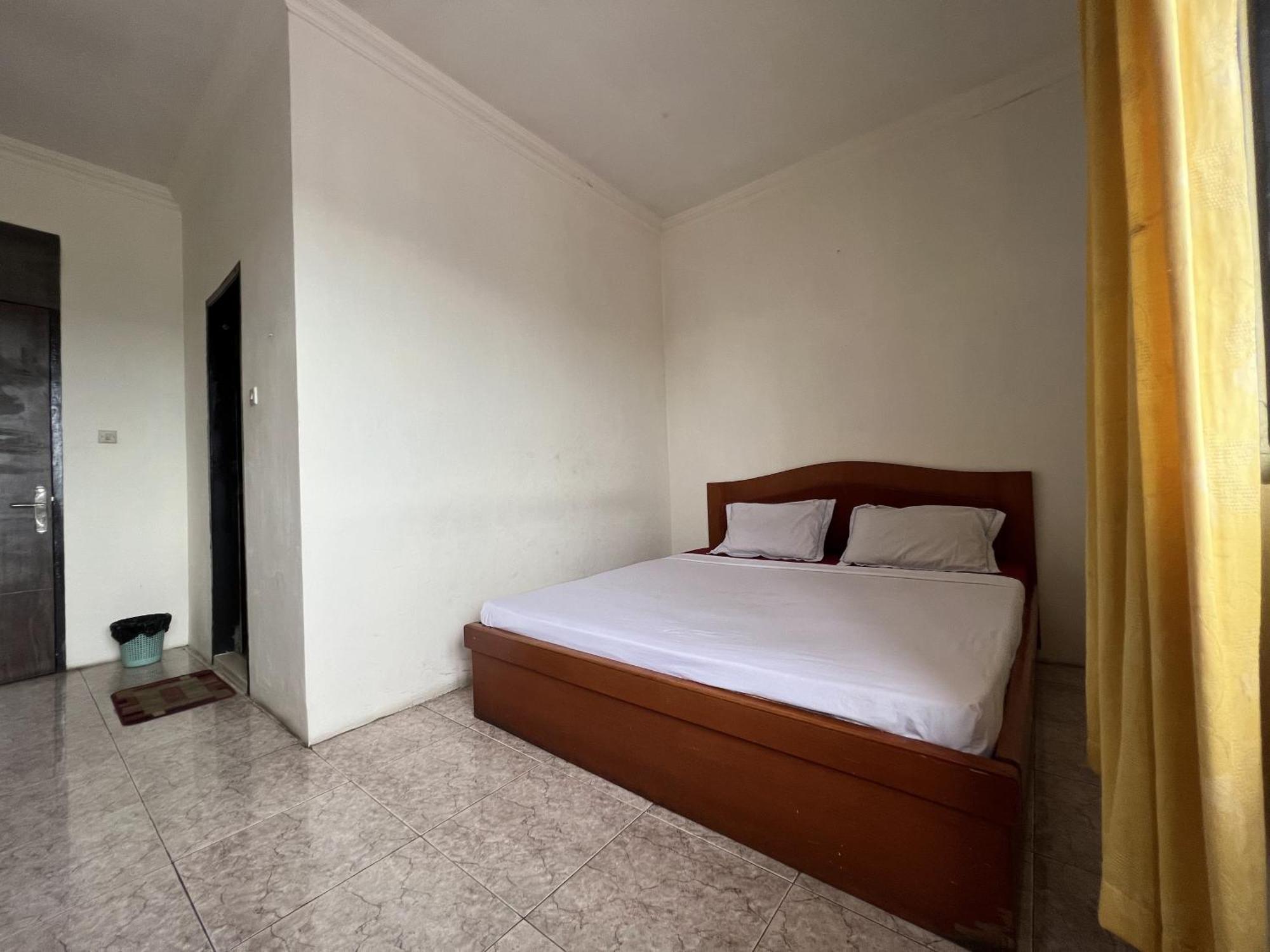 Oyo 92098 Kost Orange Syariah Otel Makassar Dış mekan fotoğraf
