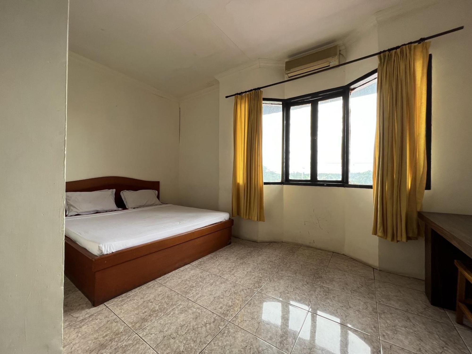 Oyo 92098 Kost Orange Syariah Otel Makassar Dış mekan fotoğraf